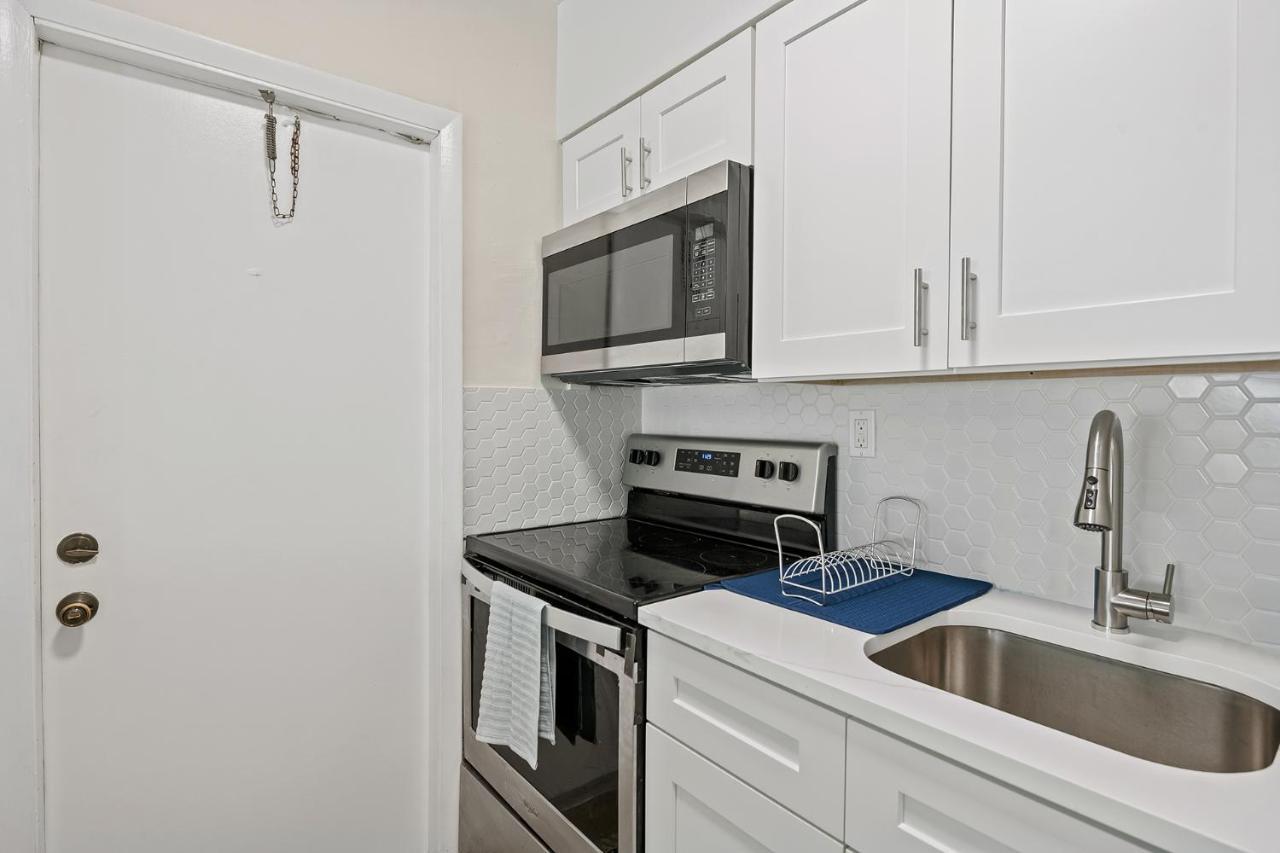 Comfy Bnb W/ King Bed + Work/Travel + Beach 8 Min Hallandale Beach Buitenkant foto